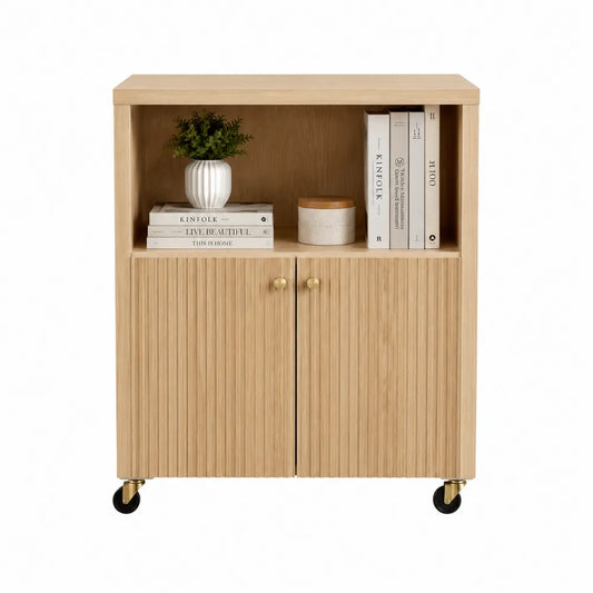 Mobile contenitore in legno effetto rovere con ante a doghe e vano a giorno su ruote 100x40x85 cm